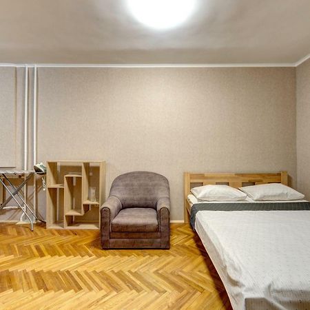 Apartments Near The Palace Of Sports キエフ エクステリア 写真