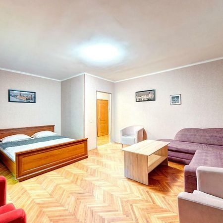 Apartments Near The Palace Of Sports キエフ エクステリア 写真