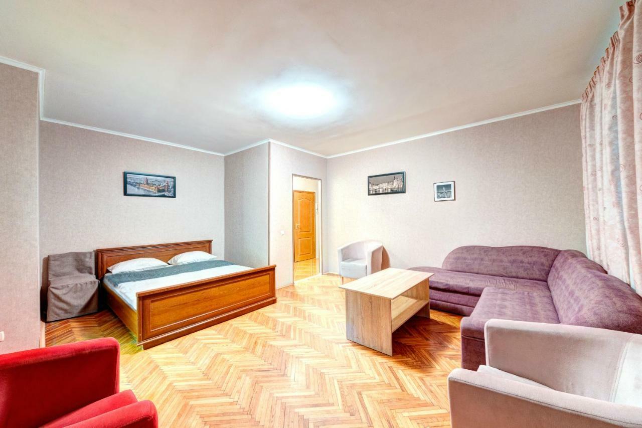 Apartments Near The Palace Of Sports キエフ エクステリア 写真
