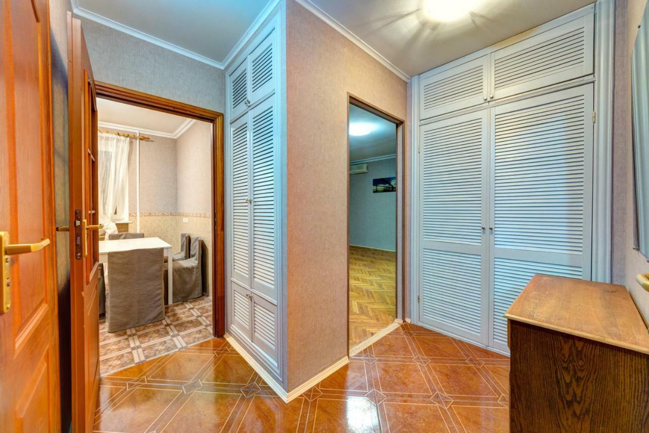 Apartments Near The Palace Of Sports キエフ エクステリア 写真
